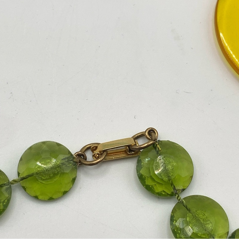 Colorful Vintage Long Yellow and Green Lucite Beaded Necklace W/ Fold over clasp - Picture 5 of 8